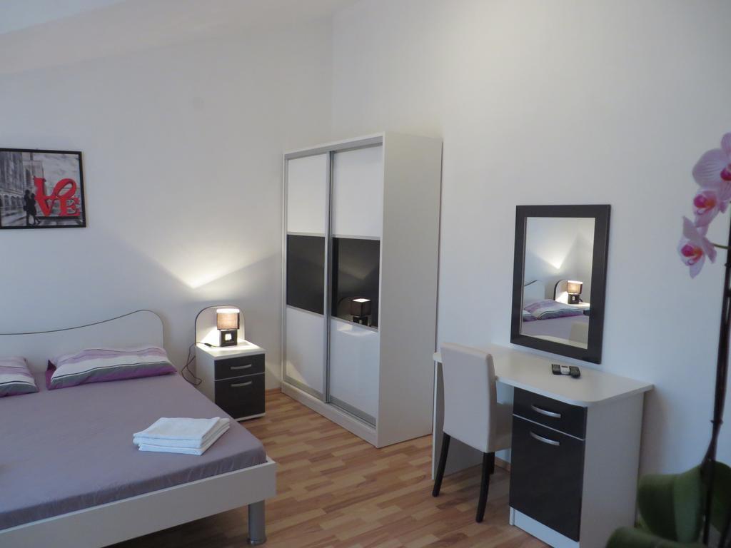 Apartments Petar Hvar Town Esterno foto