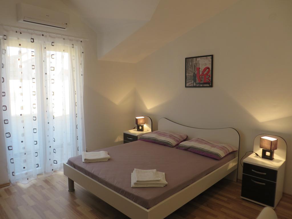 Apartments Petar Hvar Town Esterno foto