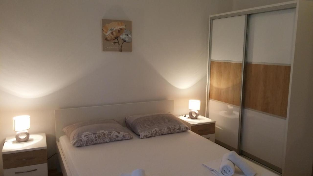 Apartments Petar Hvar Town Esterno foto